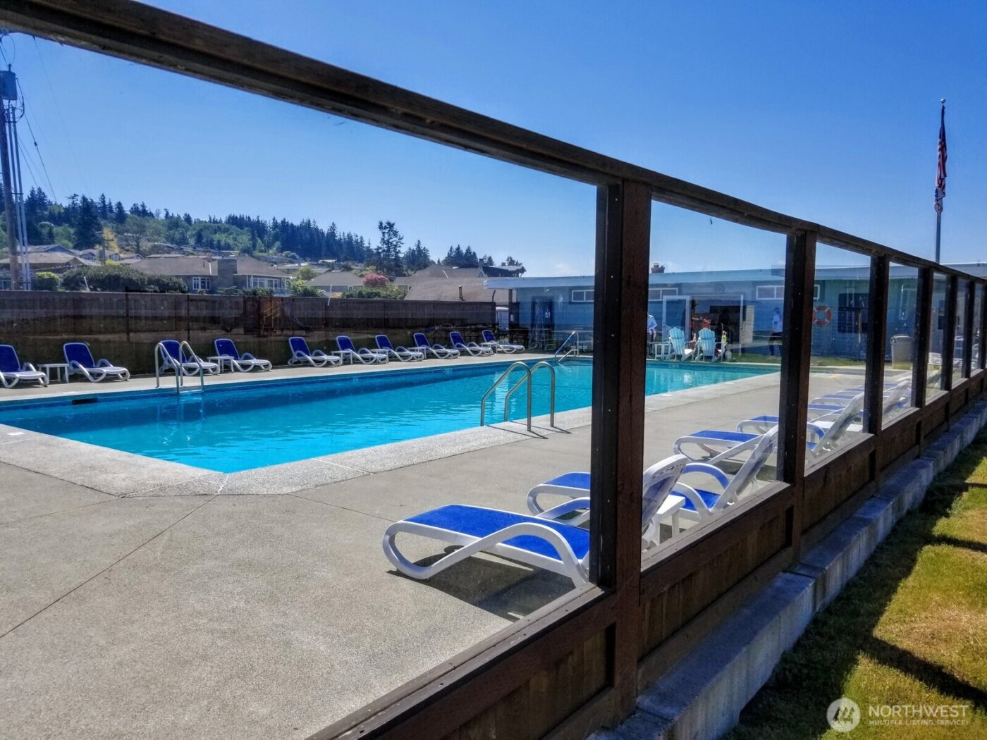 8208 Sandy Hook Drive , Clinton, WA 98236