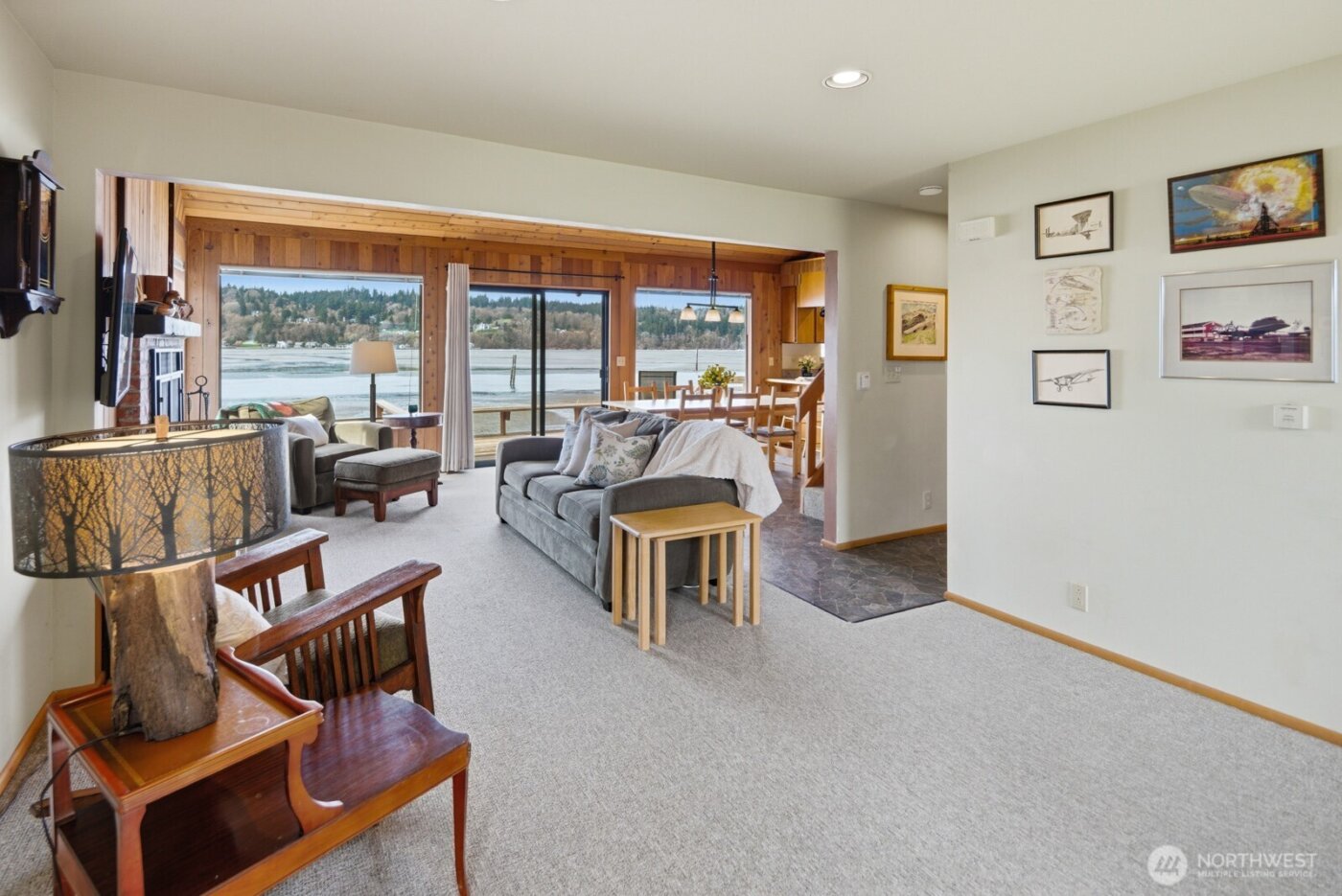 8208 Sandy Hook Drive , Clinton, WA 98236