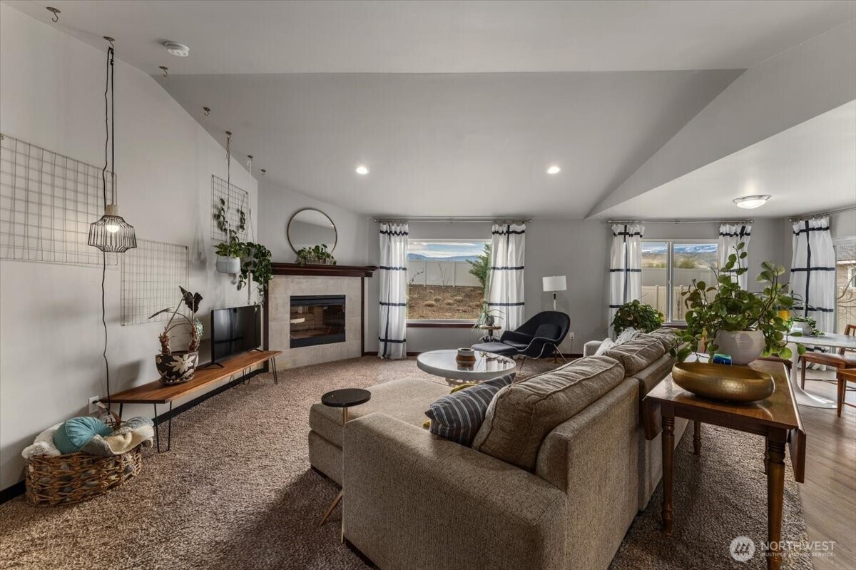 2164 Maryhill St. SE, East Wenatchee, WA 98802