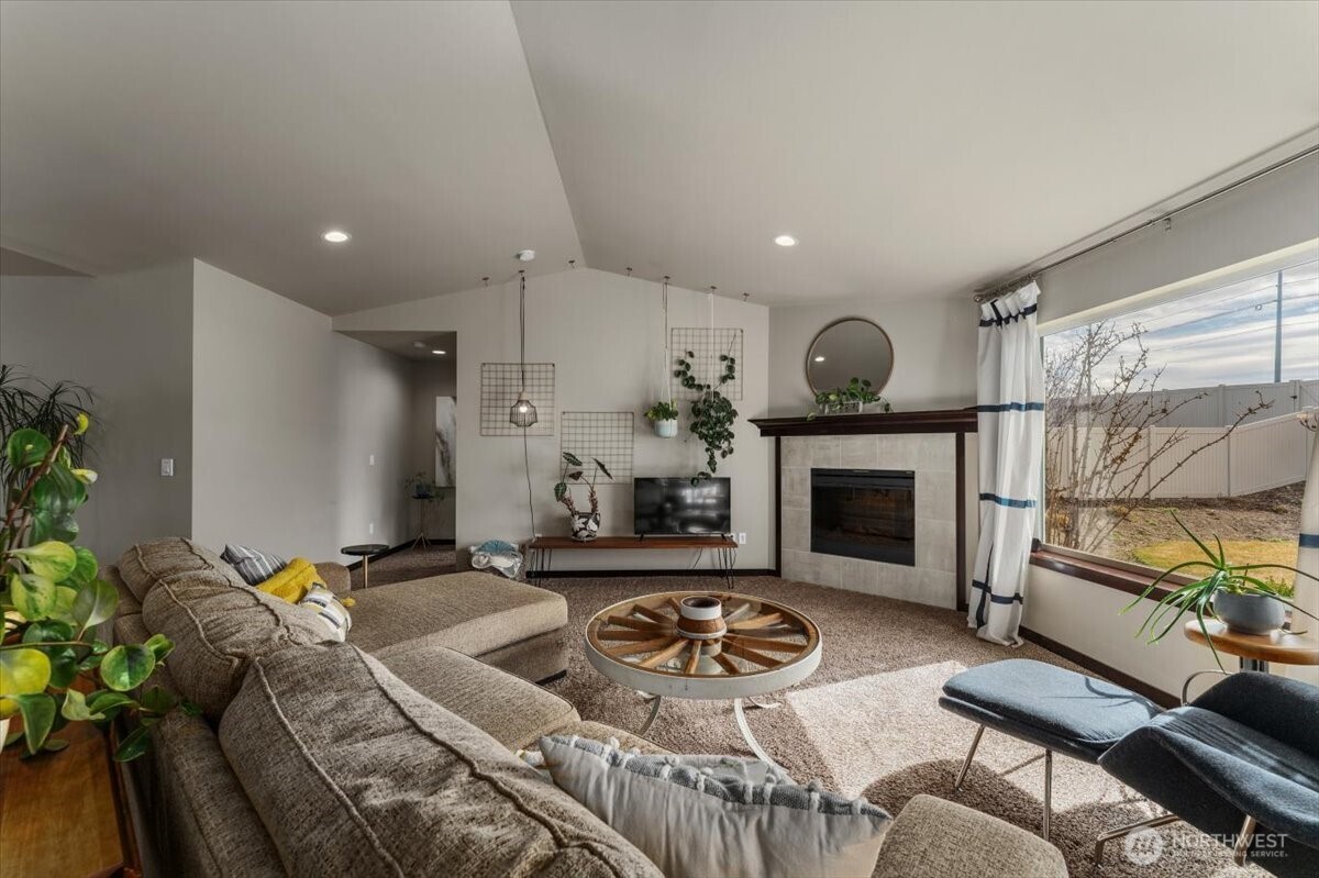 2164 Maryhill St. SE, East Wenatchee, WA 98802