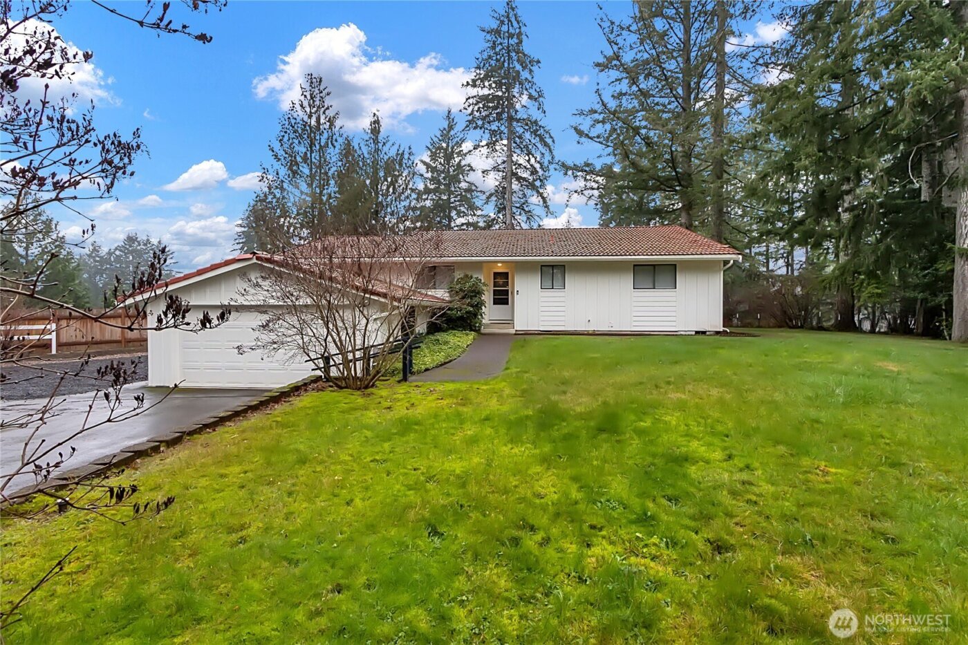 160 E Lakeland Way , Allyn, WA 98524