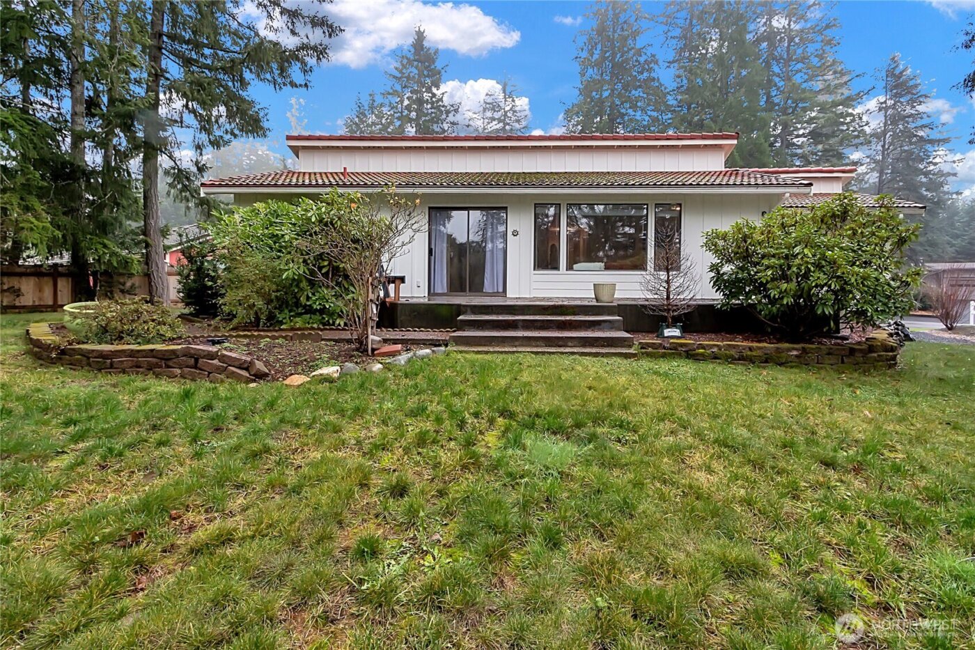 160 E Lakeland Way , Allyn, WA 98524