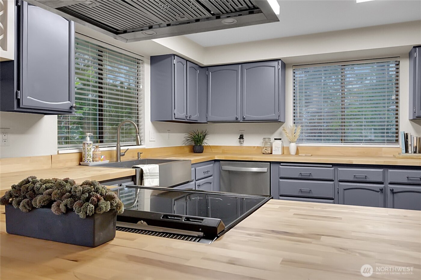 160 E Lakeland Way , Allyn, WA 98524