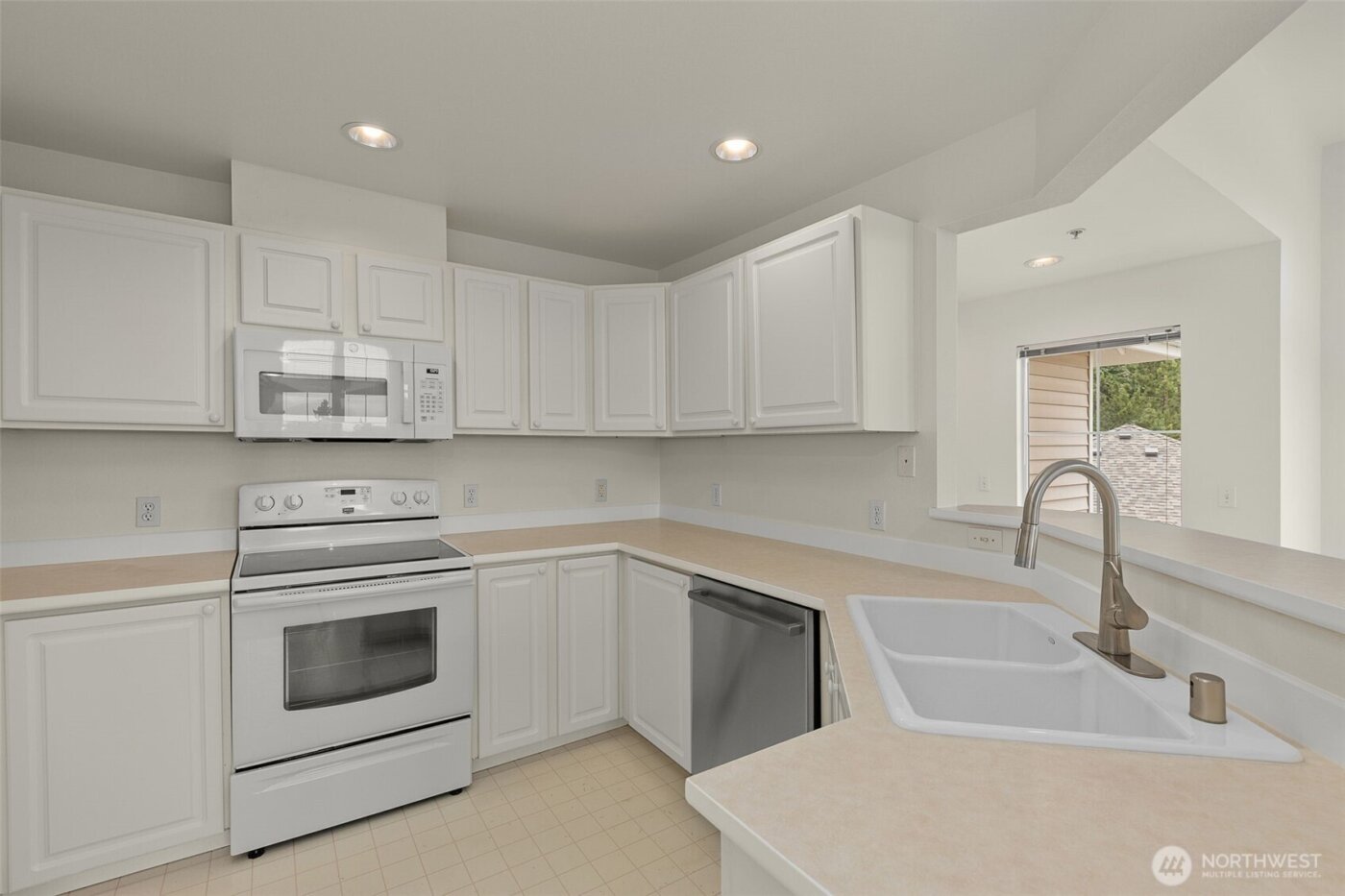 5239 164th Avenue SE #14-3, Bellevue, WA 98006