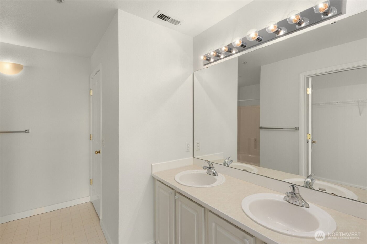 5239 164th Avenue SE #14-3, Bellevue, WA 98006