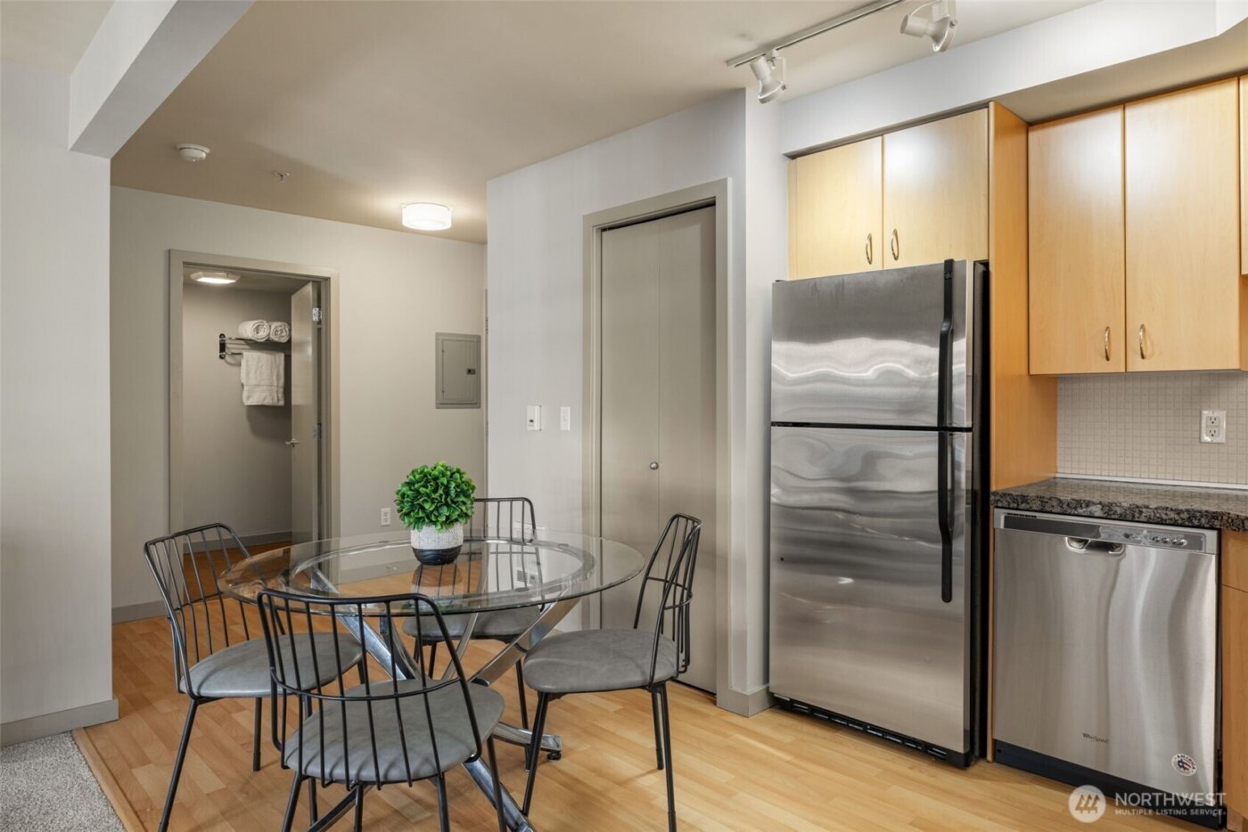 103 Bellevue Avenue E #302, Seattle, WA 98102