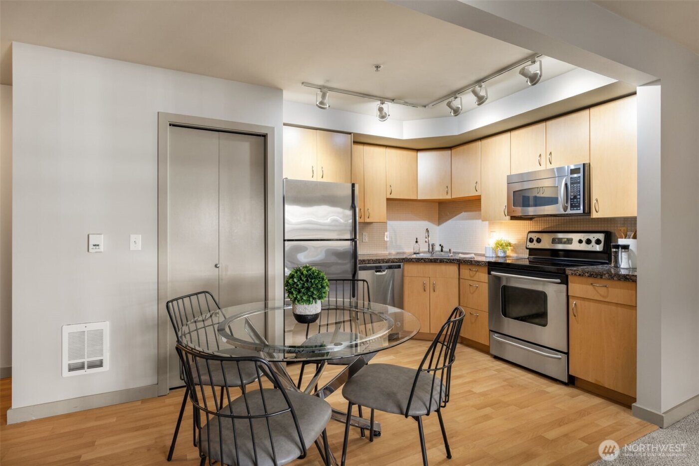 103 Bellevue Avenue E #302, Seattle, WA 98102