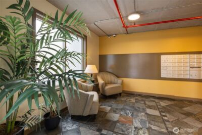 103 Bellevue Avenue E #302, Seattle, WA 98102 - Photo 4