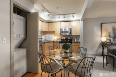 103 Bellevue Avenue E #302, Seattle, WA 98102 - Photo 9