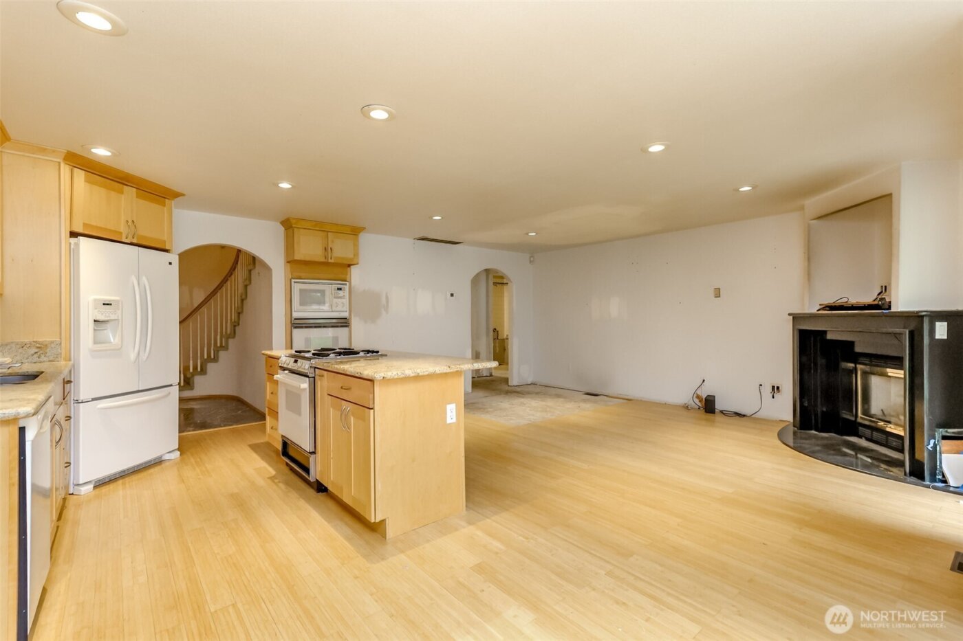 25738 215th Court SE, Maple Valley, WA 98038