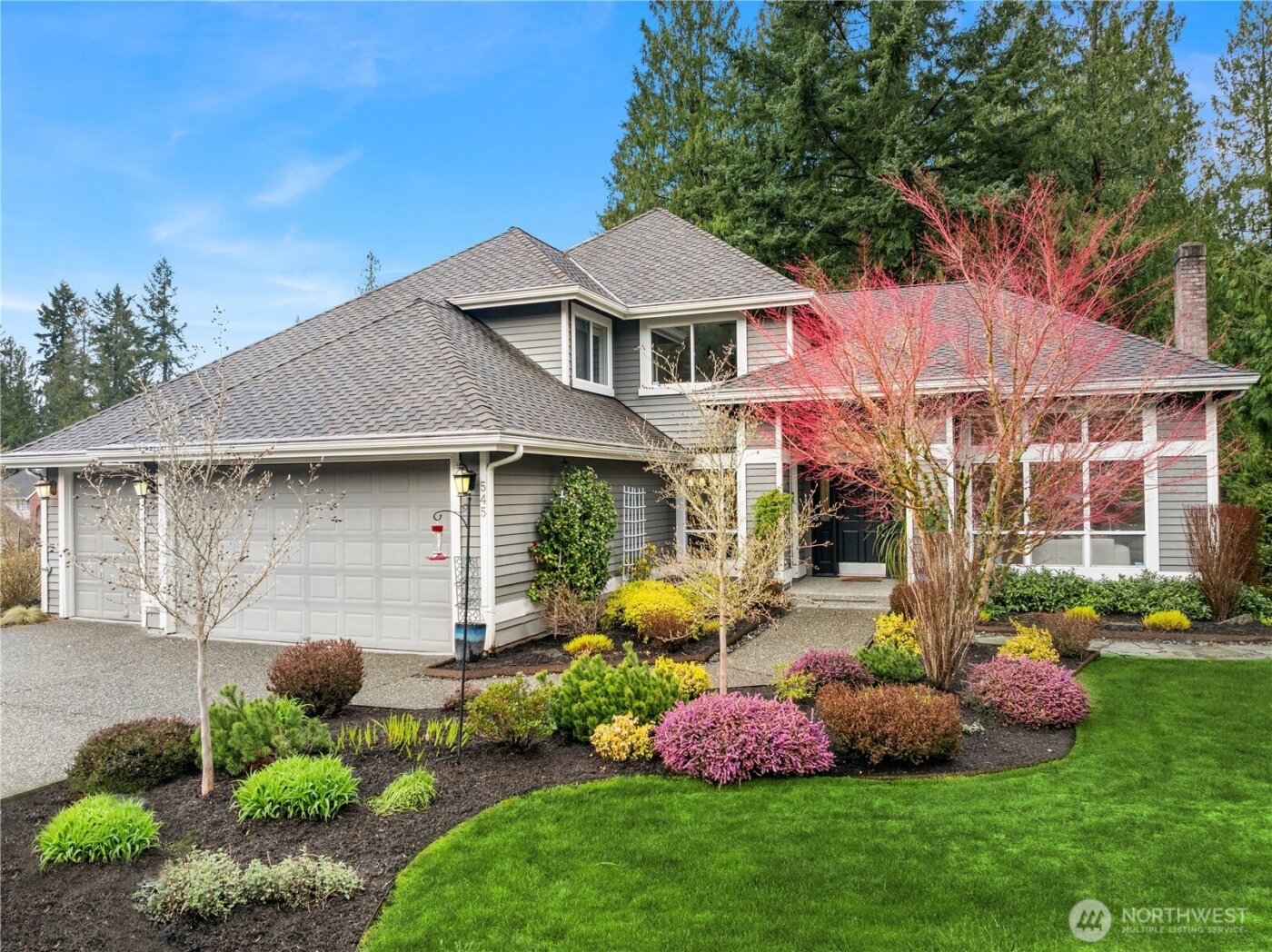 545 Mt Olympus Drive SW, Issaquah, WA 98027