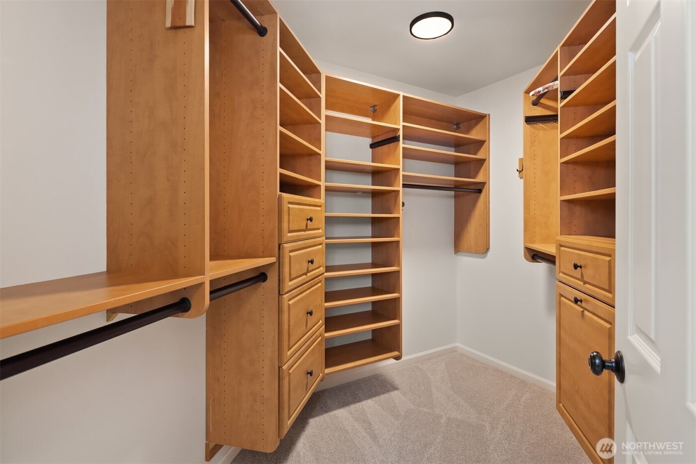 545 Mt Olympus Drive SW, Issaquah, WA 98027