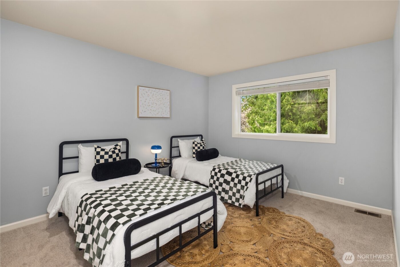 545 Mt Olympus Drive SW, Issaquah, WA 98027