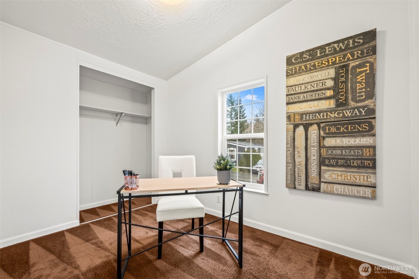 998 Mahogany Lane NW, Bremerton, WA 98311