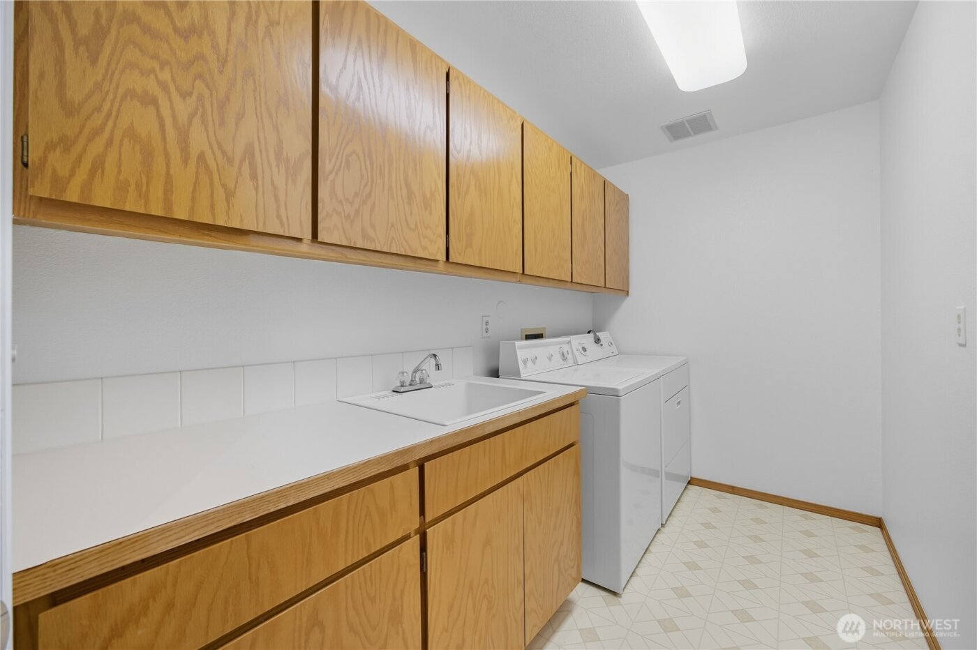 5404 Collins Road , West Richland, WA 99353