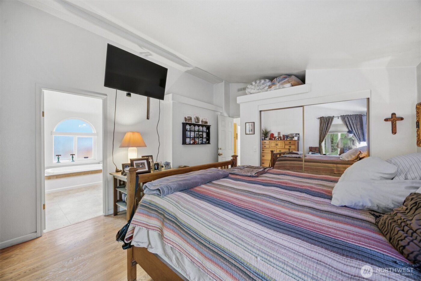 1904 Yew Street Road , Bellingham, WA 98229