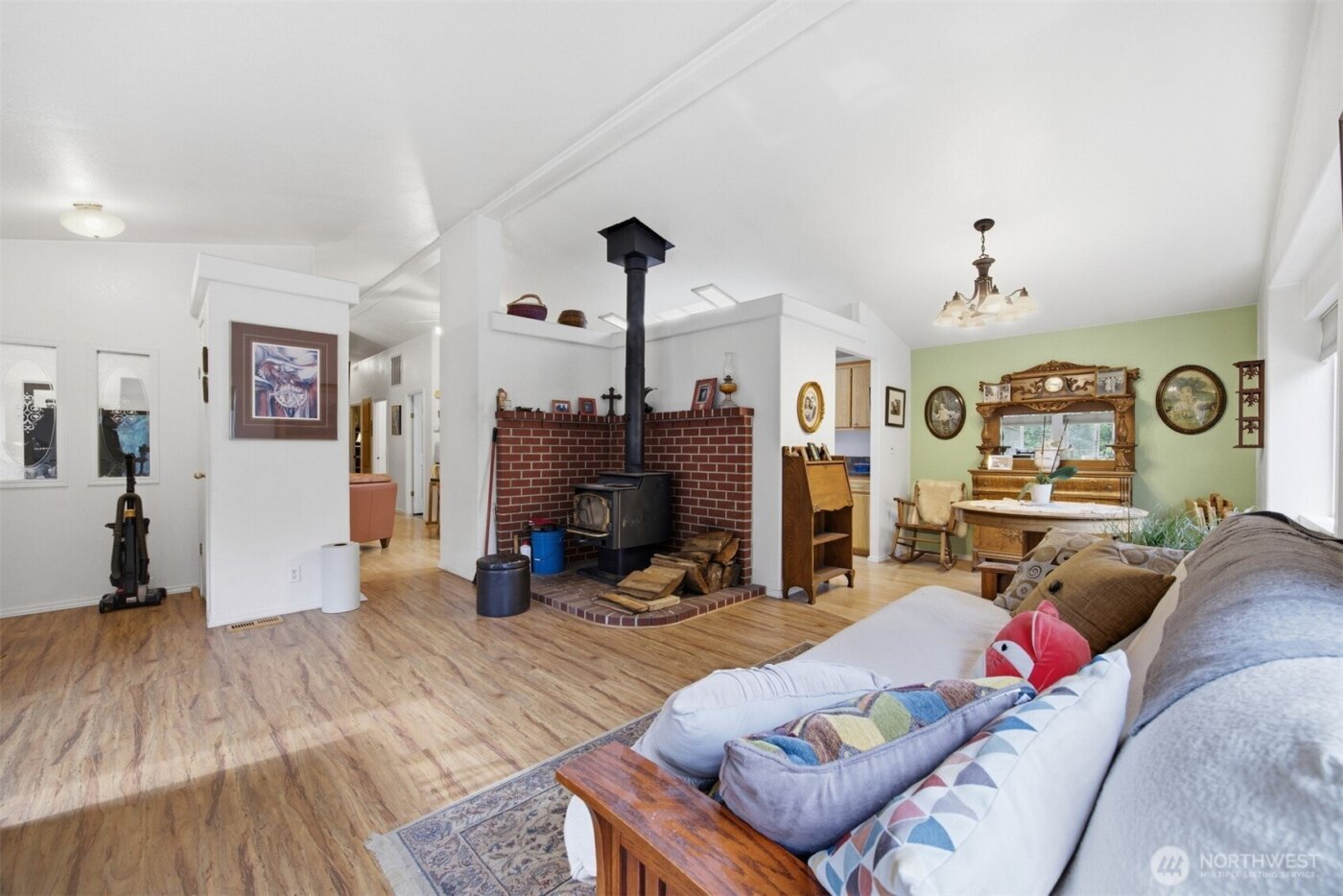 1904 Yew Street Road , Bellingham, WA 98229