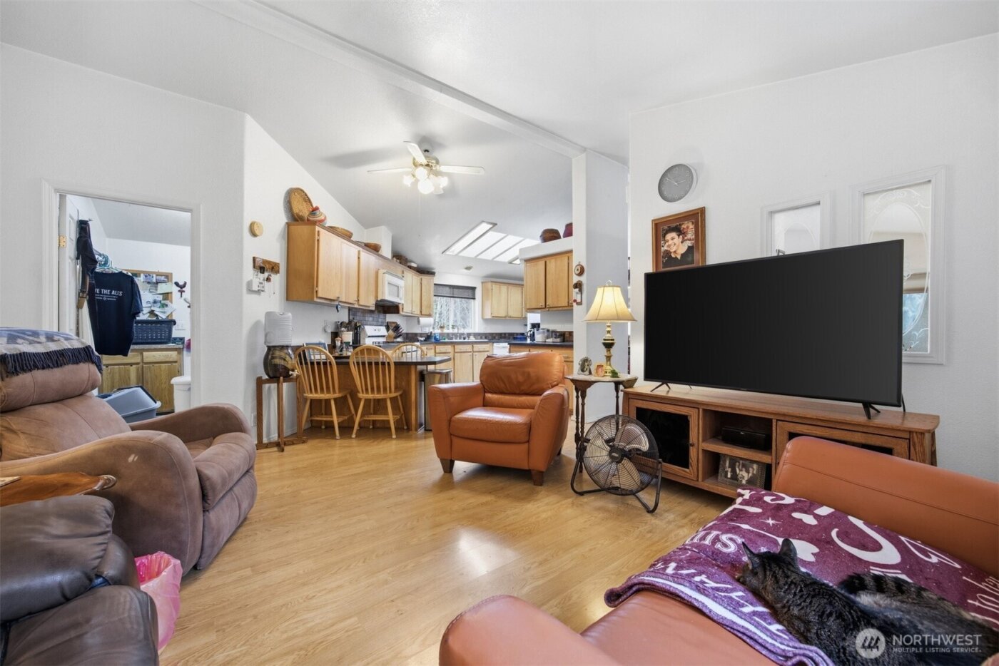1904 Yew Street Road , Bellingham, WA 98229