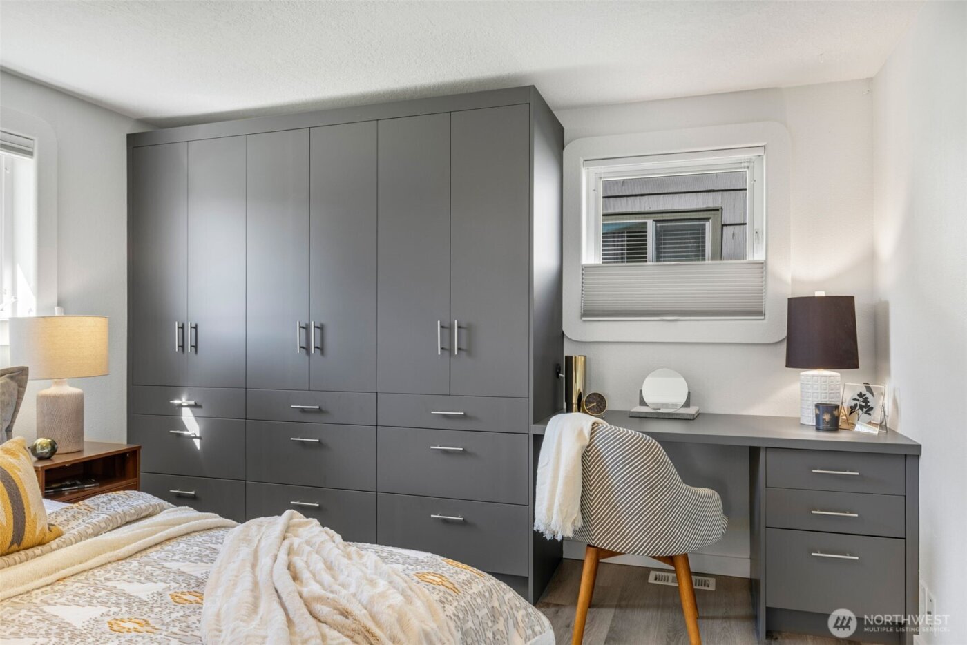 9240 30th Avenue SW, Seattle, WA 98126