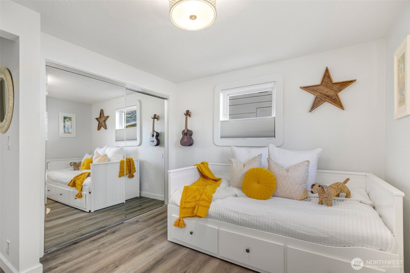 9240 30th Avenue SW, Seattle, WA 98126