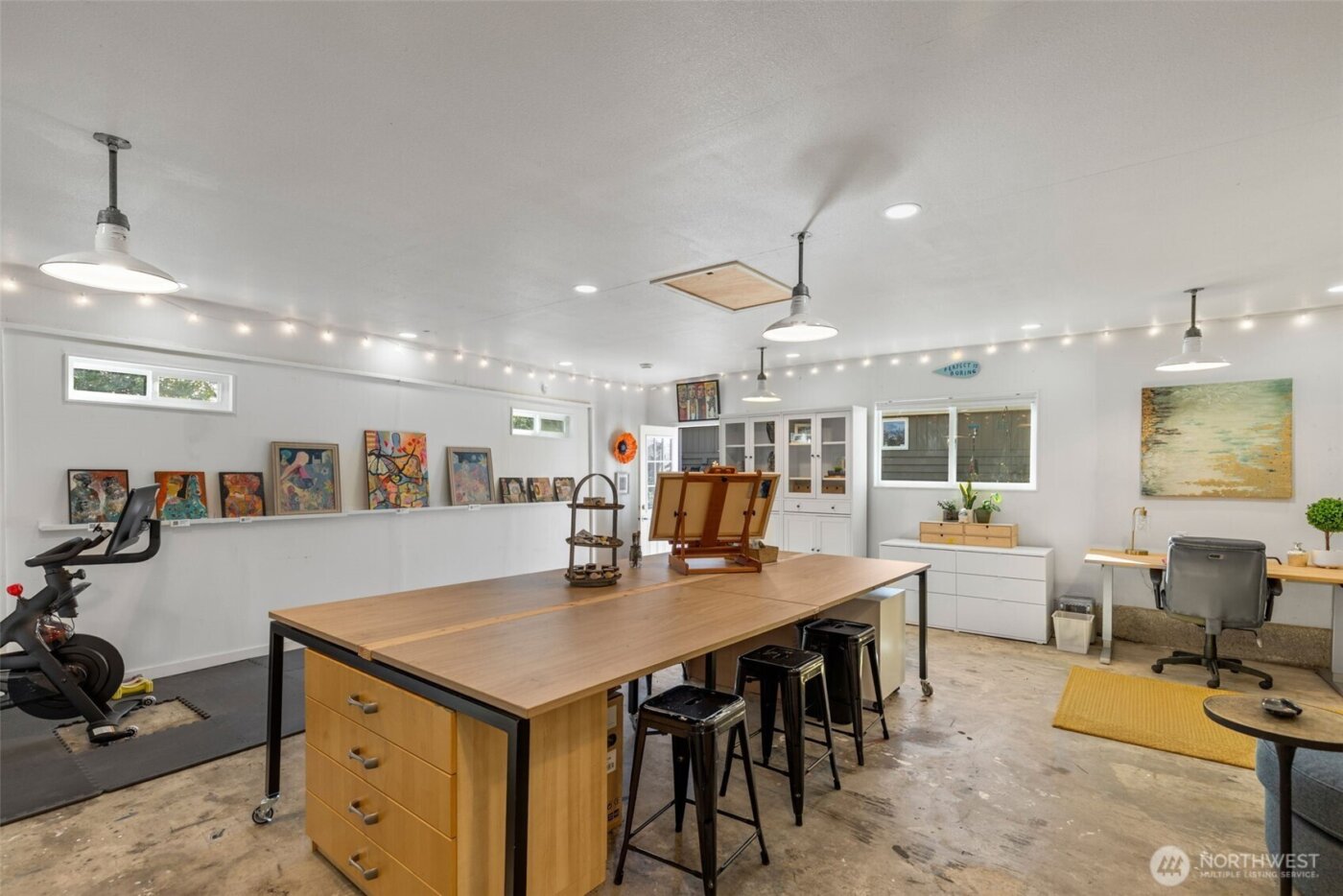 9240 30th Avenue SW, Seattle, WA 98126