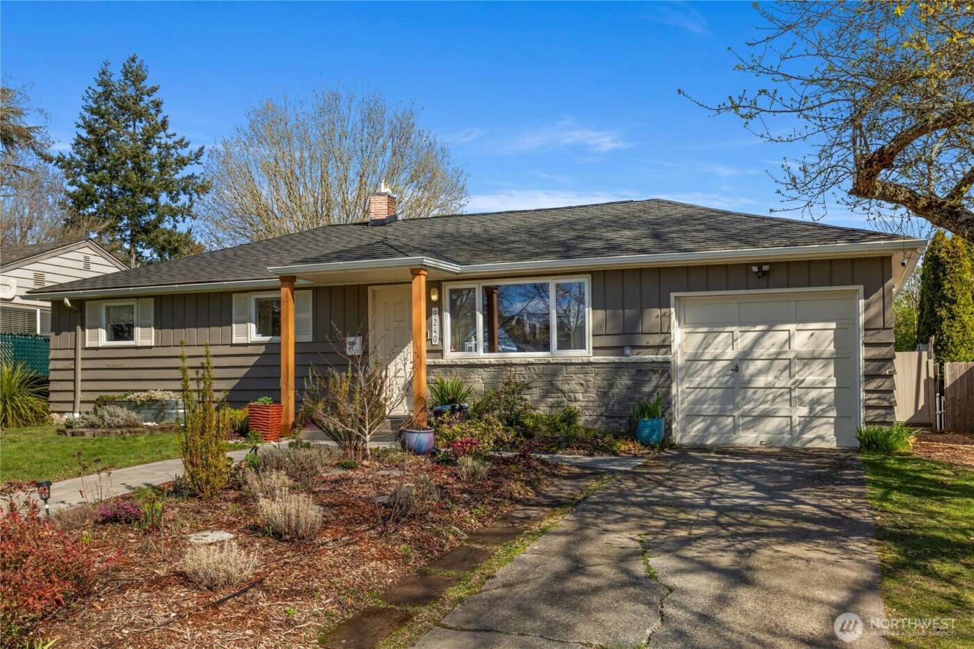 9240 30th Avenue SW, Seattle, WA 98126