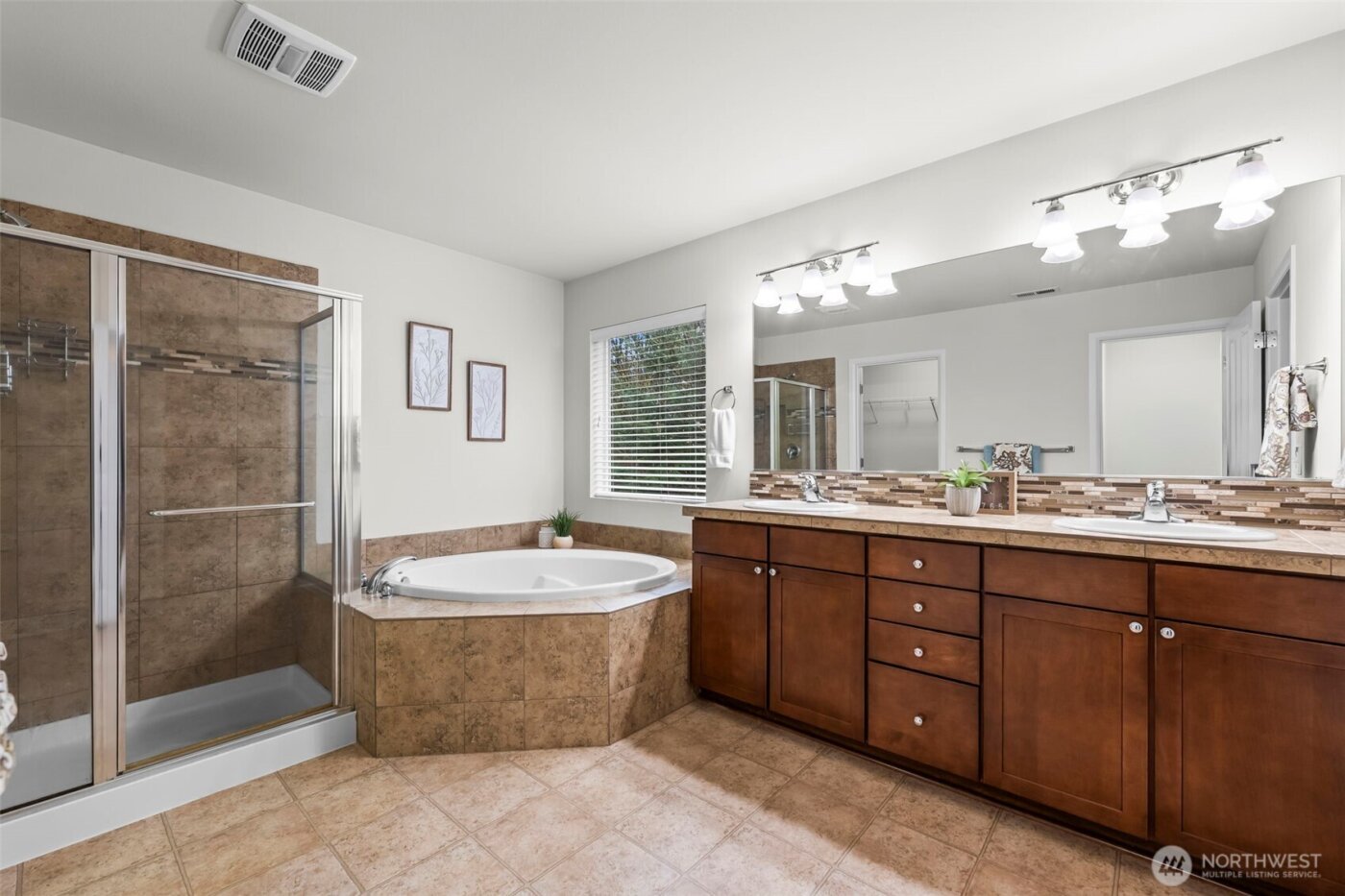 4228 E T Street , Tacoma, WA 98404