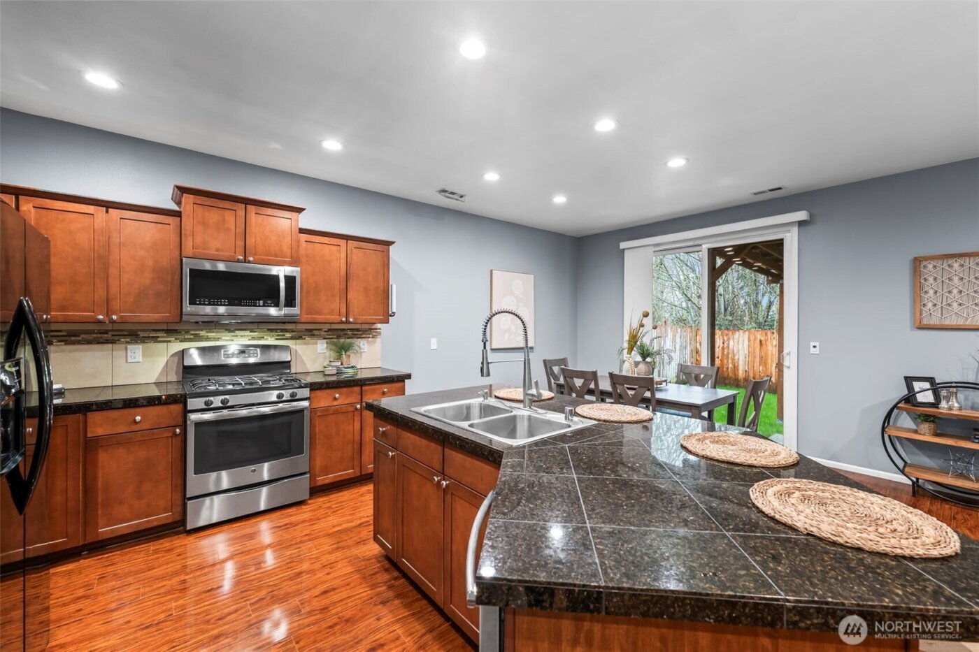 4228 E T Street , Tacoma, WA 98404