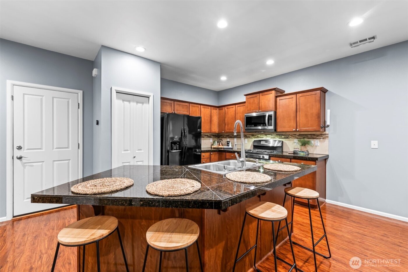 4228 E T Street , Tacoma, WA 98404