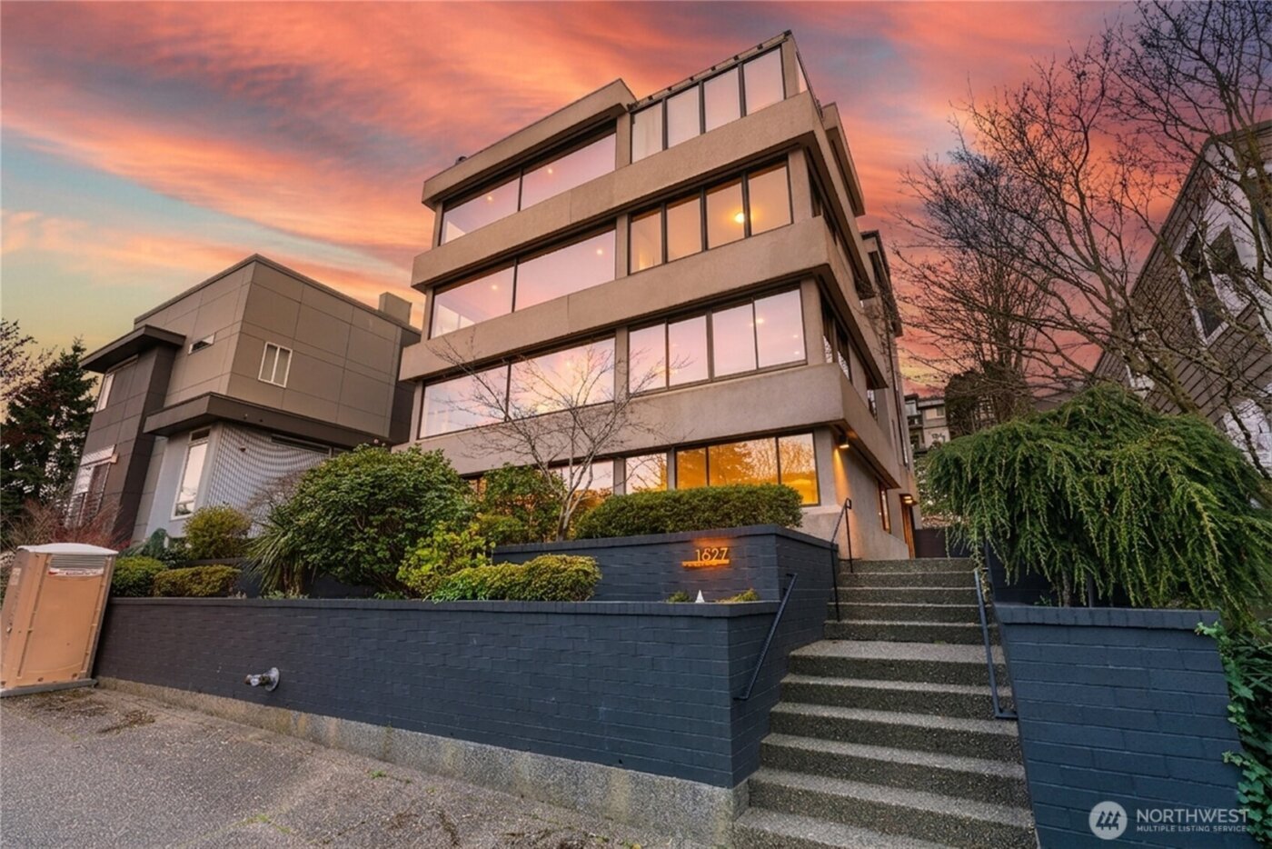 1627 California Avenue SW #4, Seattle, WA 98116