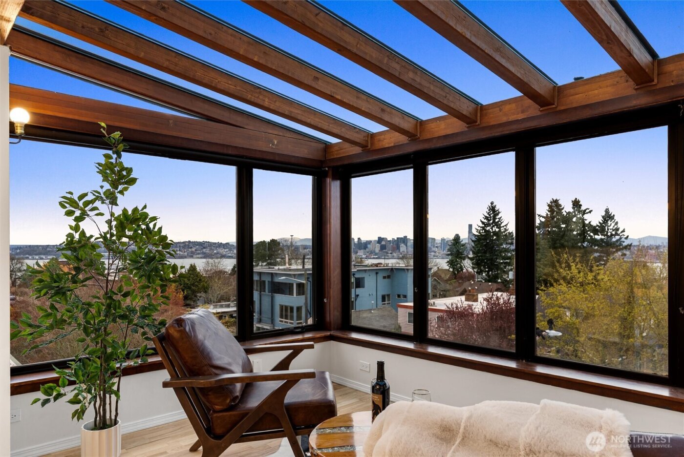 1627 California Avenue SW #4, Seattle, WA 98116