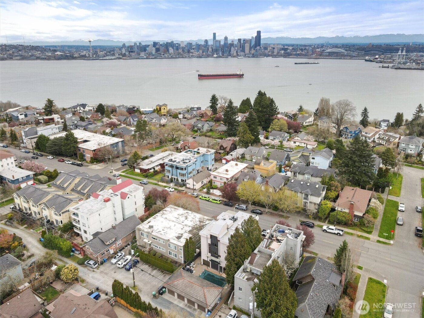 1627 California Avenue SW #4, Seattle, WA 98116