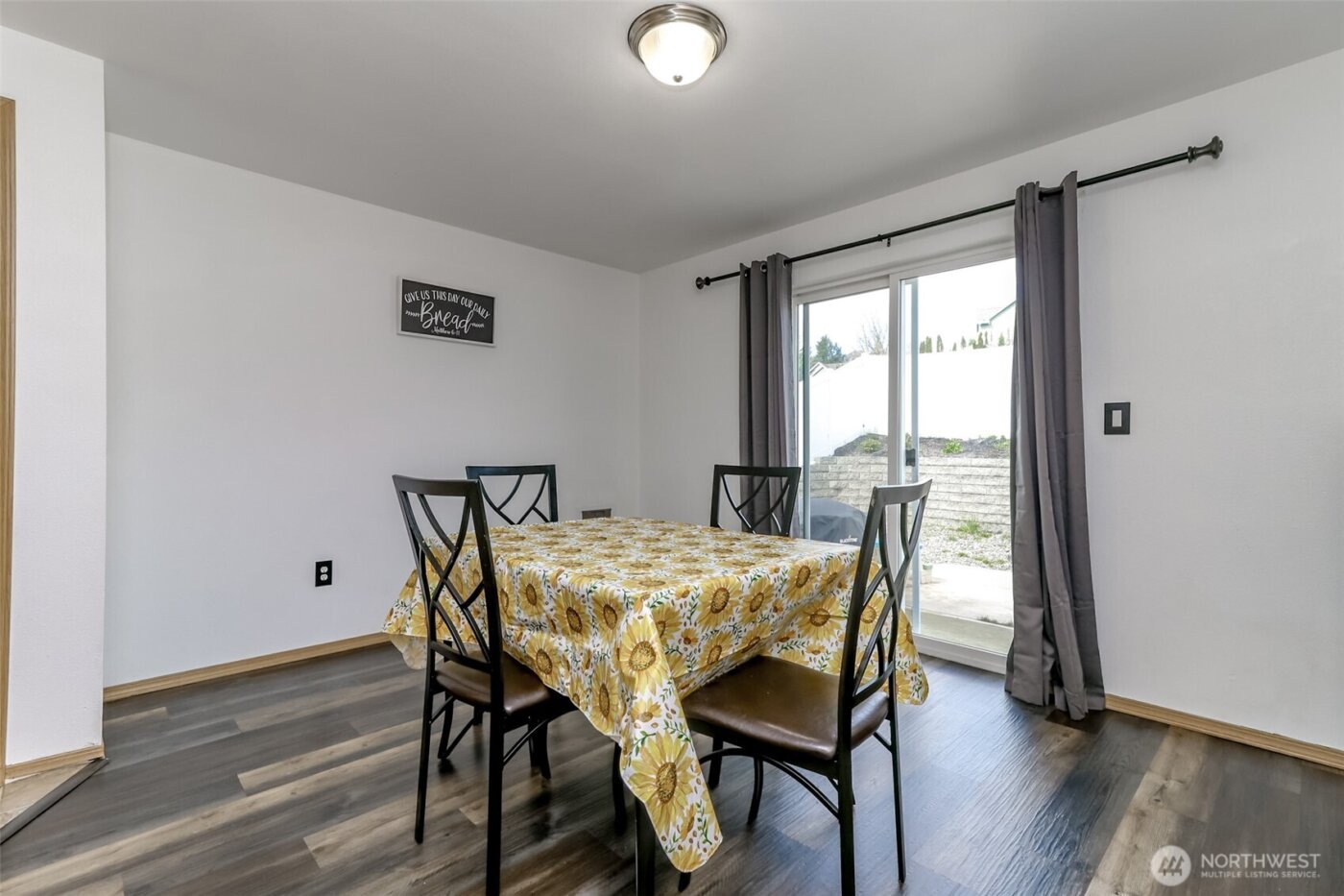 774 Carriage Court Drive W, Eatonville, WA 98328