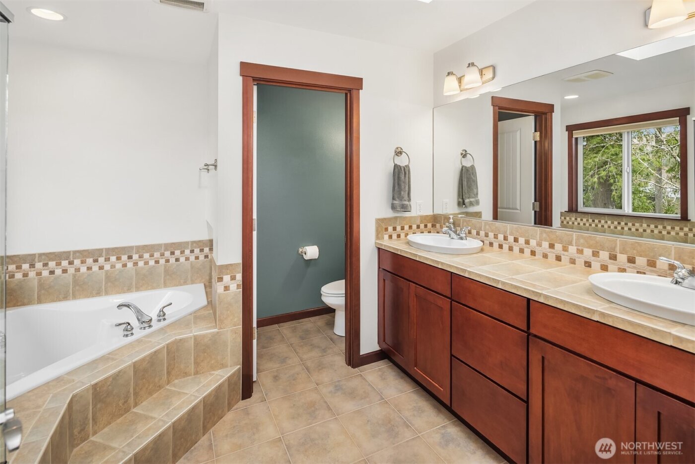 1414 Lake Roesiger Drive , Snohomish, WA 98290