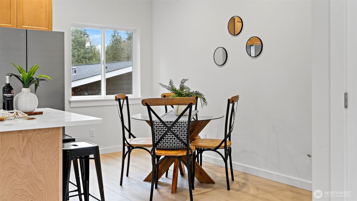 21855 Wavecrest Avenue NE, Poulsbo, WA 98370