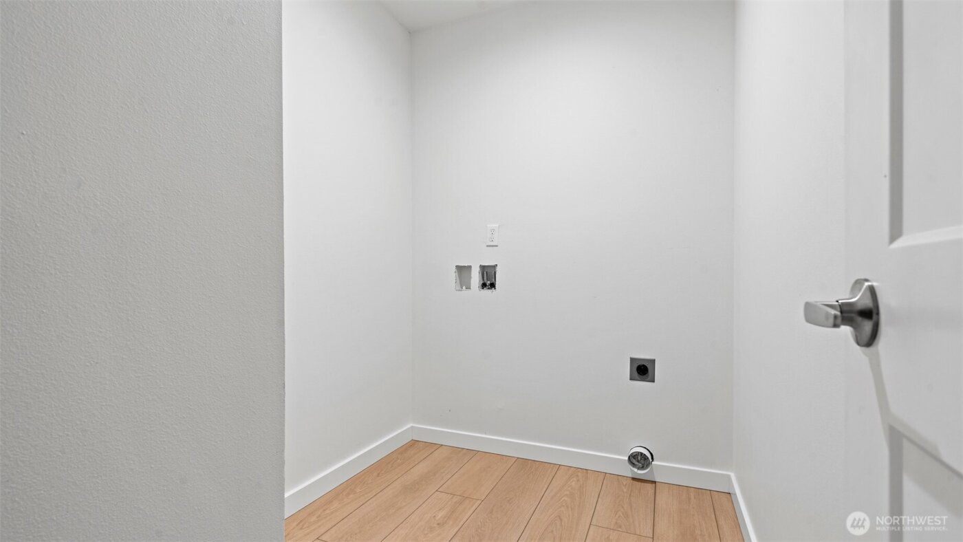 21855 Wavecrest Avenue NE, Poulsbo, WA 98370