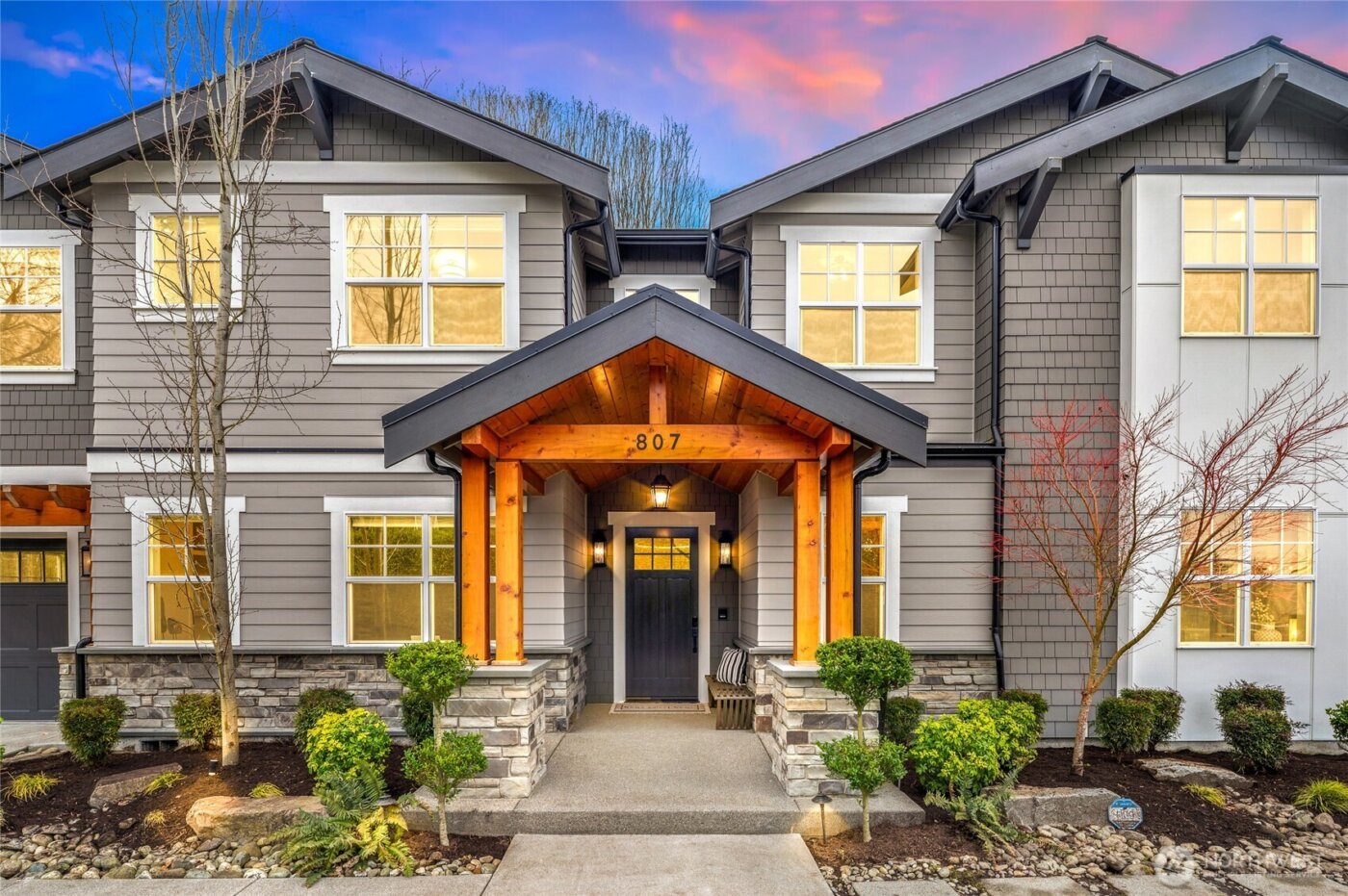 807 8th Avenue S, Kirkland, WA 98033-6702