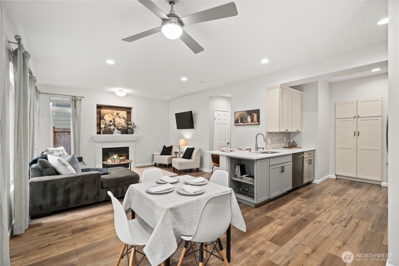 22754 SE 242nd Street , Maple Valley, WA 98038