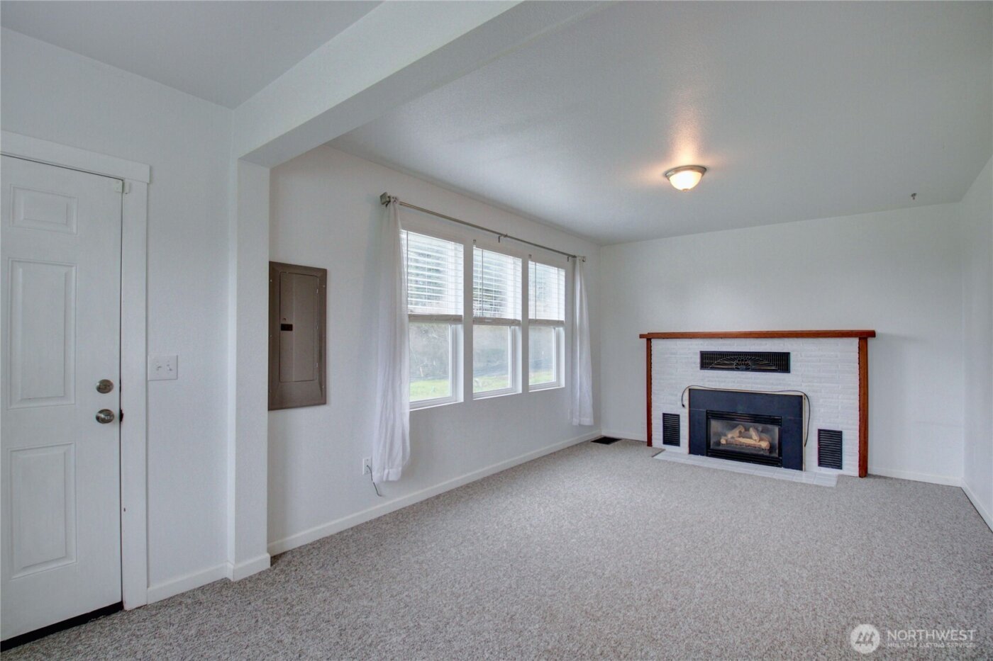 3196 Hawks Prairie Road , Oak Harbor, WA 98277