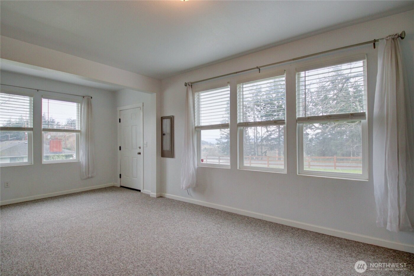 3196 Hawks Prairie Road , Oak Harbor, WA 98277