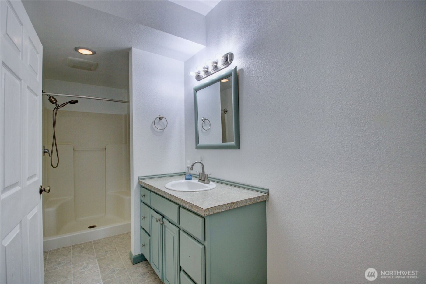 3196 Hawks Prairie Road , Oak Harbor, WA 98277