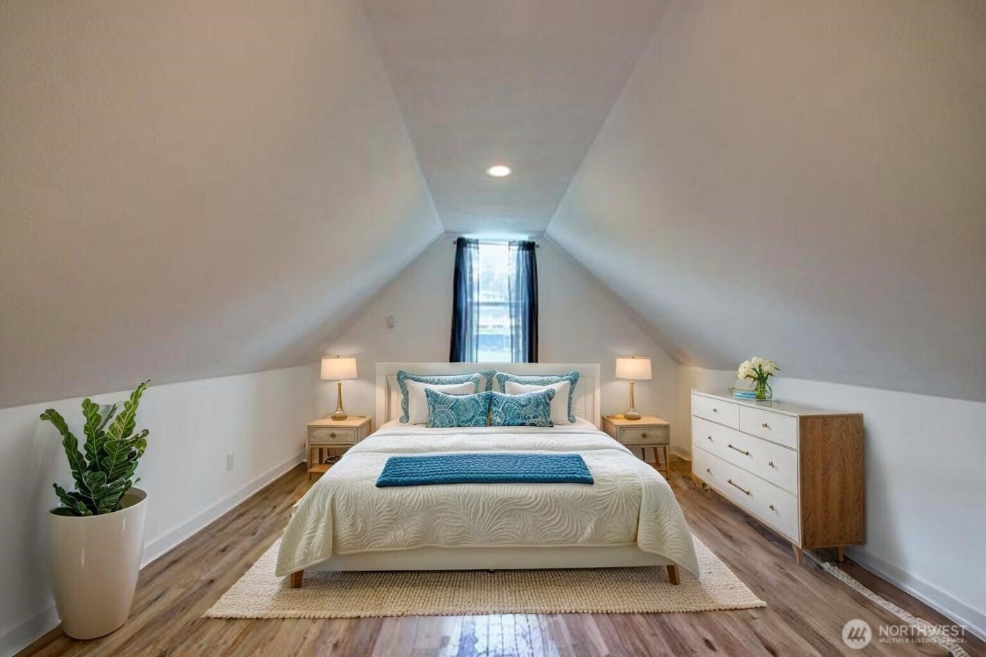 3196 Hawks Prairie Road , Oak Harbor, WA 98277