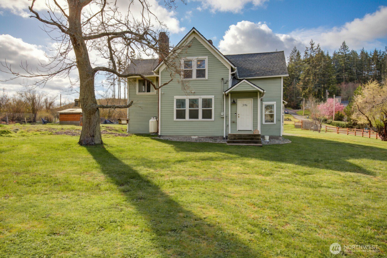 3196 Hawks Prairie Road , Oak Harbor, WA 98277