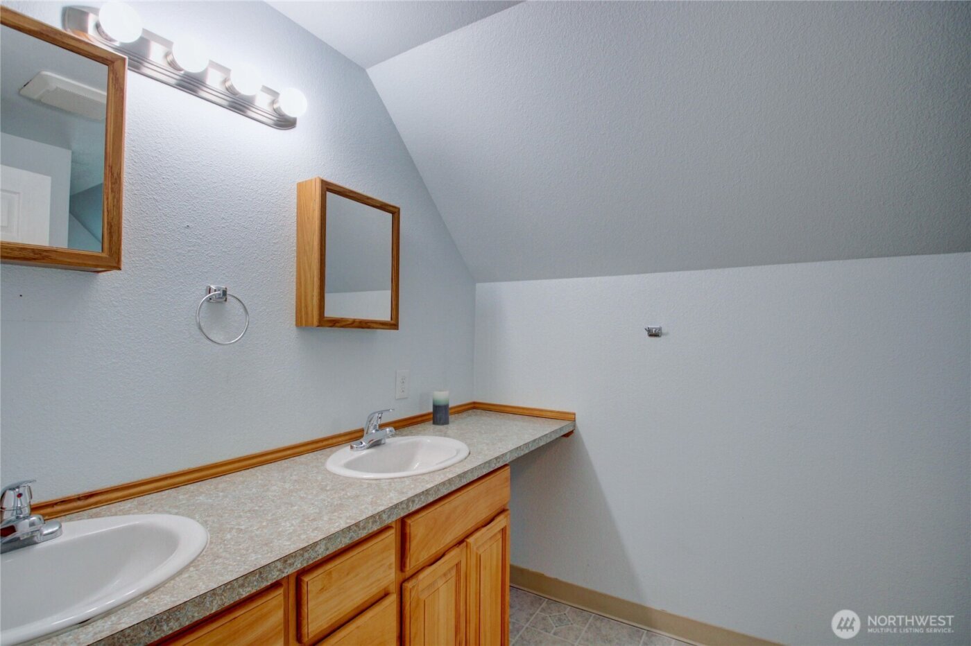 3196 Hawks Prairie Road , Oak Harbor, WA 98277