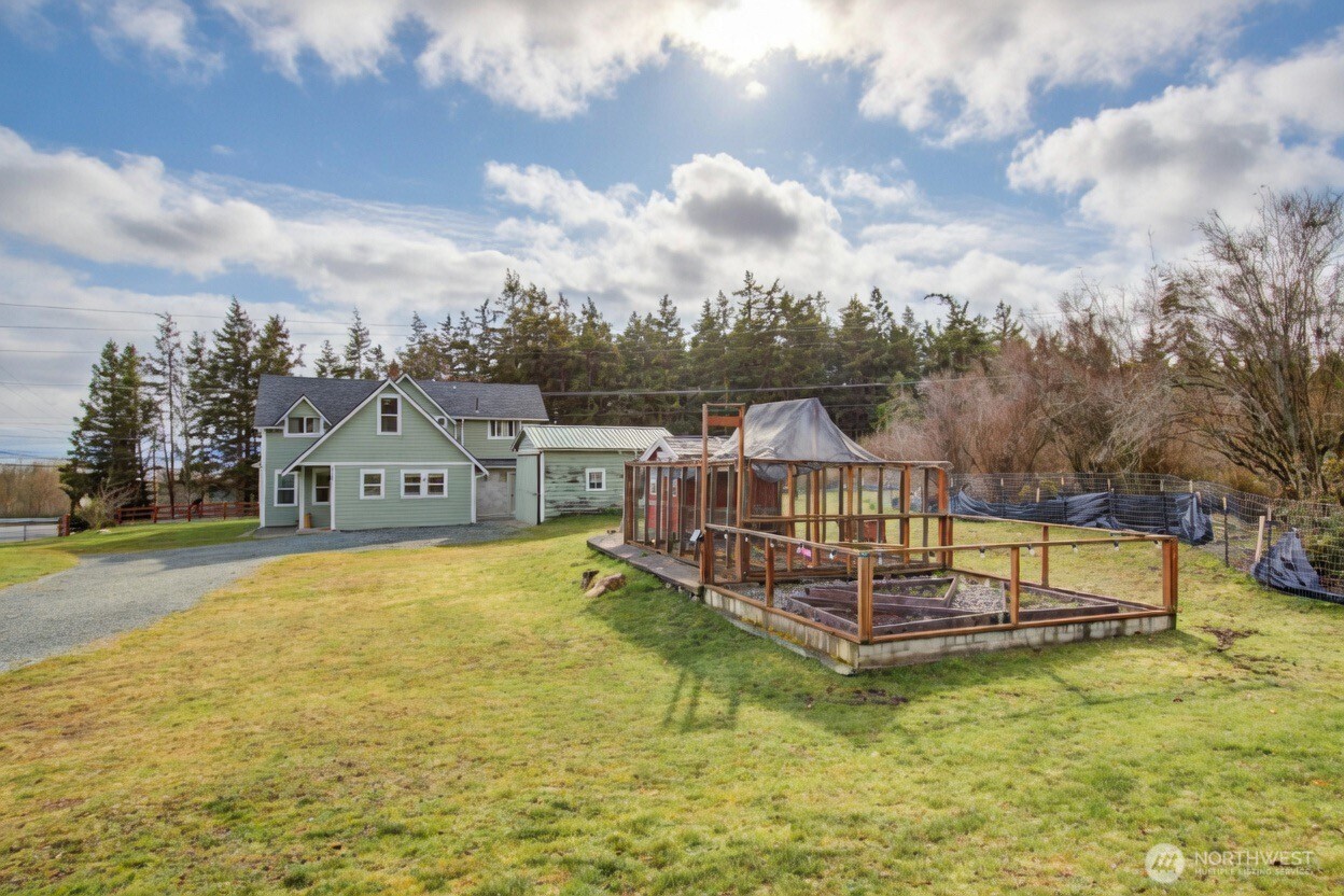 3196 Hawks Prairie Road , Oak Harbor, WA 98277
