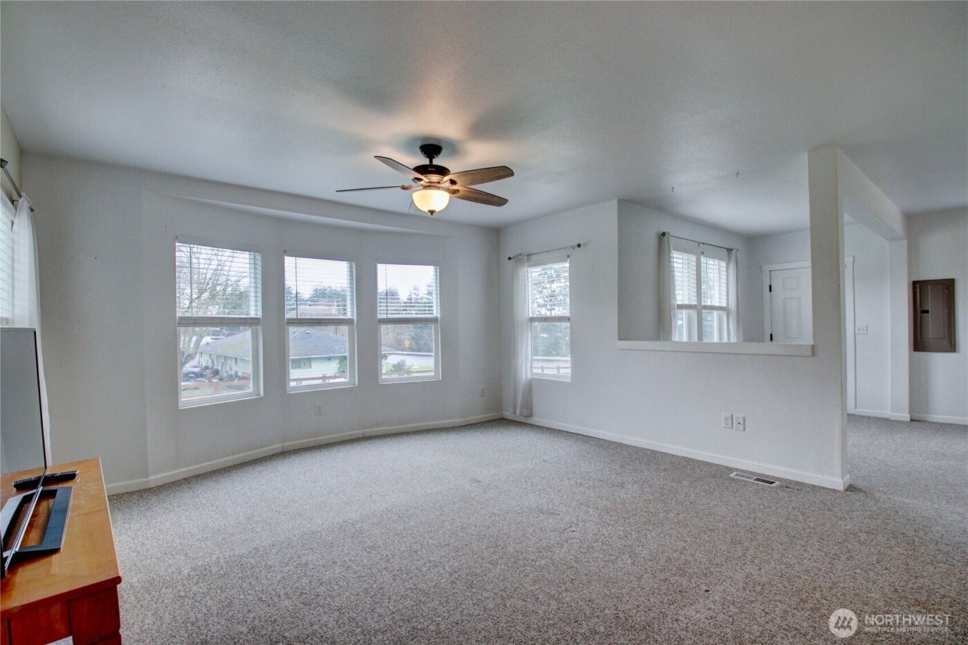 3196 Hawks Prairie Road , Oak Harbor, WA 98277