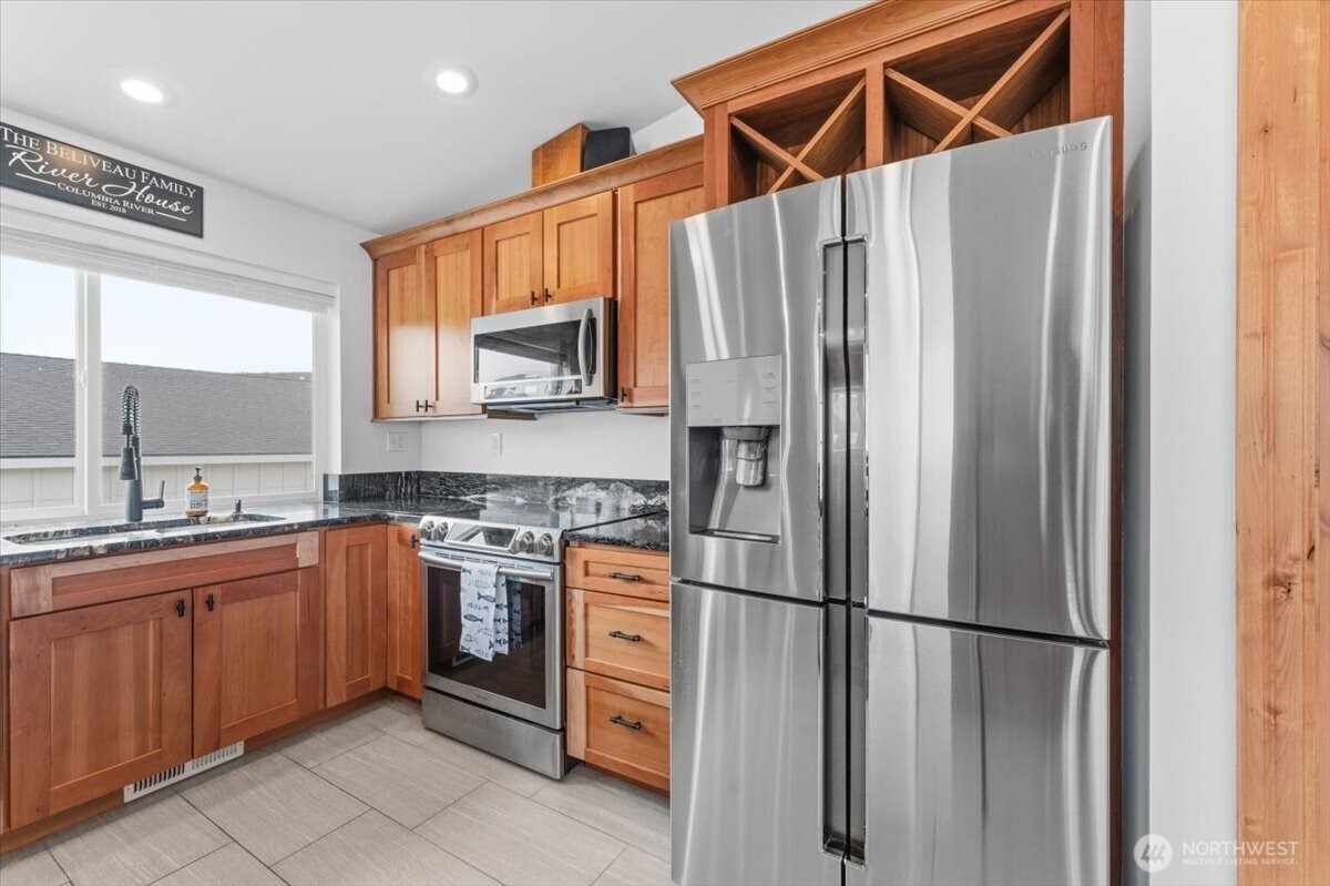 225 E Marine View Drive , Orondo, WA 98843