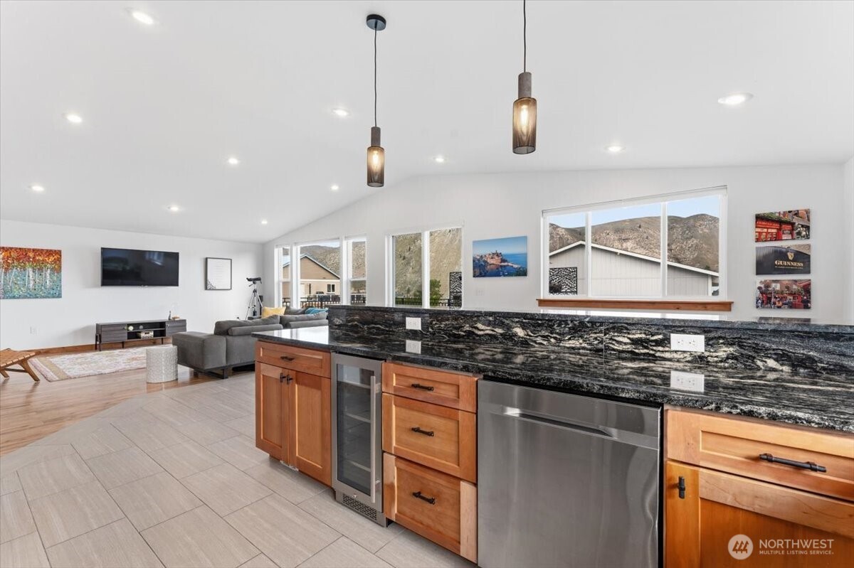225 E Marine View Drive , Orondo, WA 98843