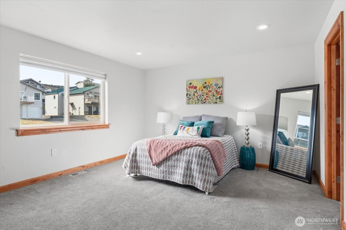 225 E Marine View Drive , Orondo, WA 98843
