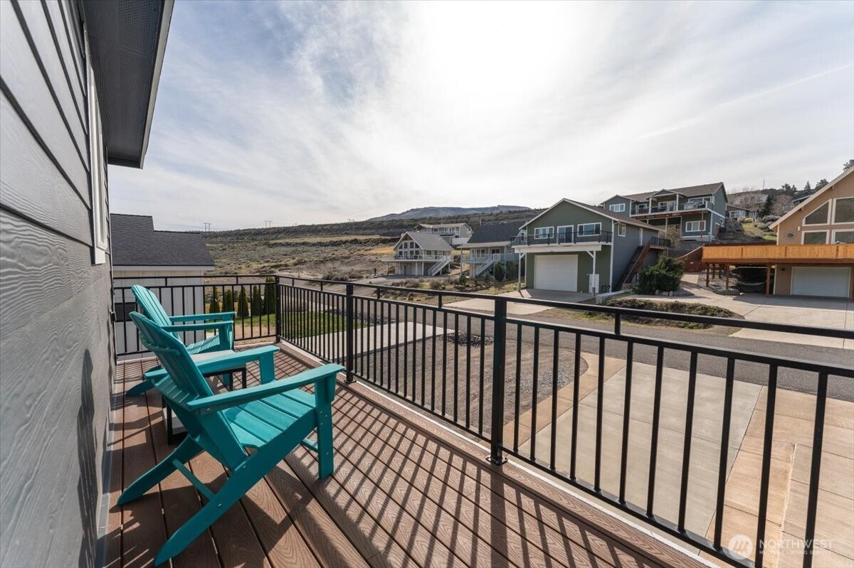 225 E Marine View Drive , Orondo, WA 98843